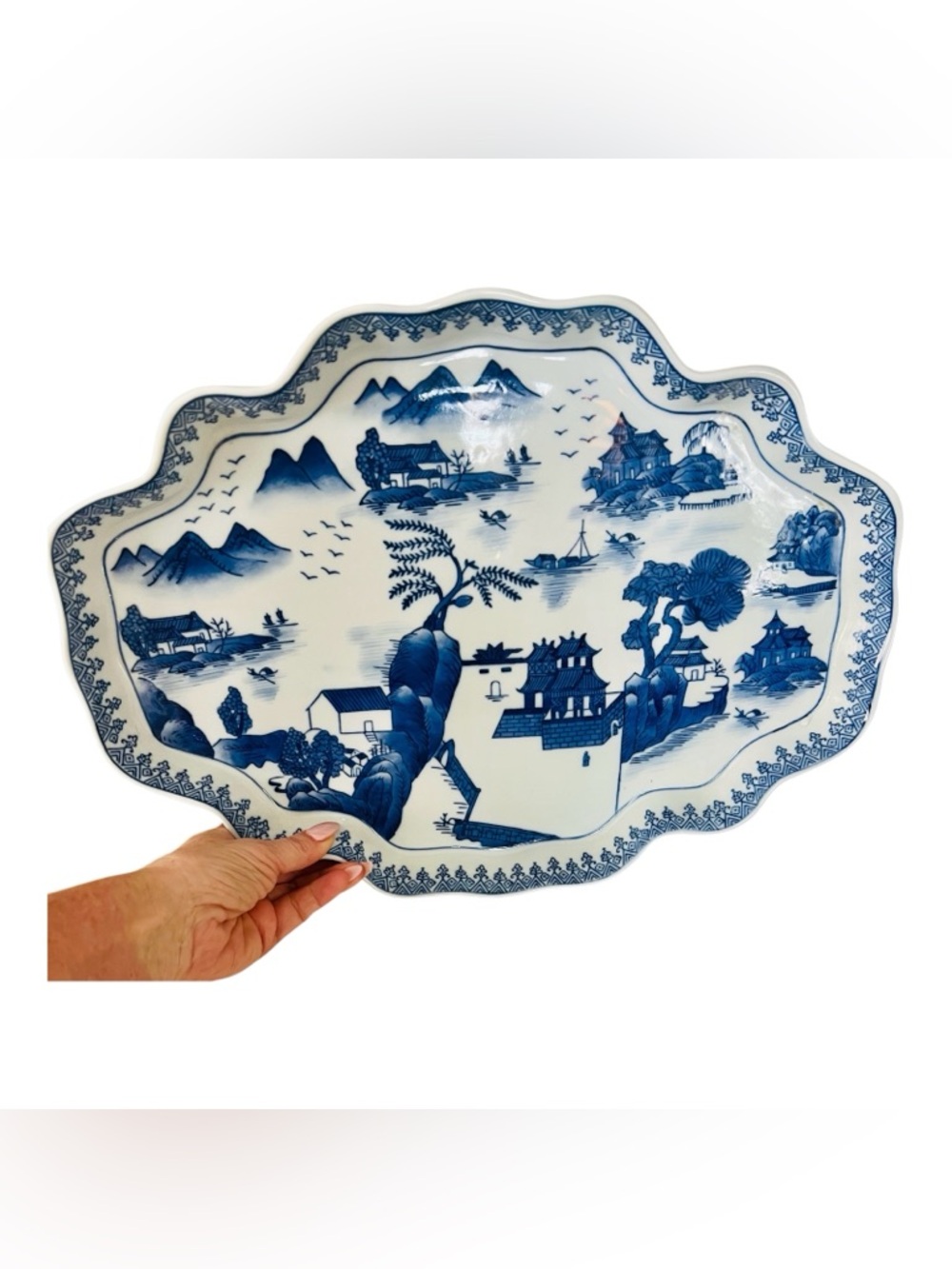 Vintage Bombay Company Blue & White Chinoiserie Platter – Scalloped Porcelain